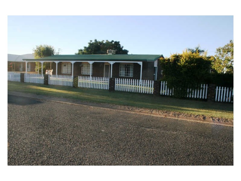 9 Bauhinia Court, Emerald QLD 4720