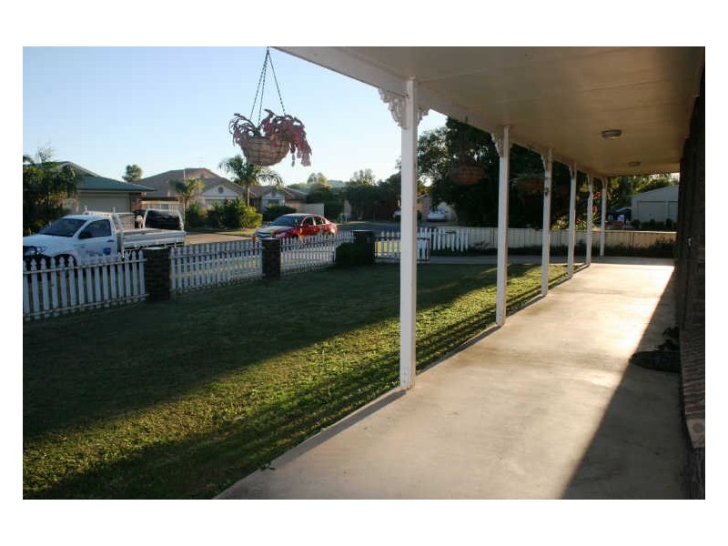 9 Bauhinia Court, Emerald QLD 4720