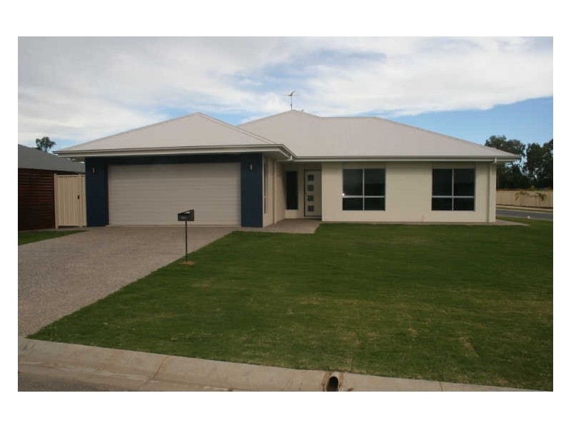 2/4 Yering Street, Emerald QLD 4720