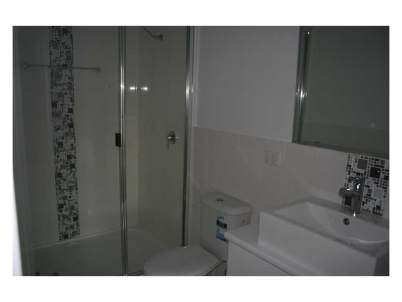 2/4 Yering Street, Emerald QLD 4720