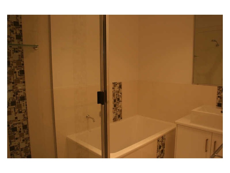 2/4 Yering Street, Emerald QLD 4720