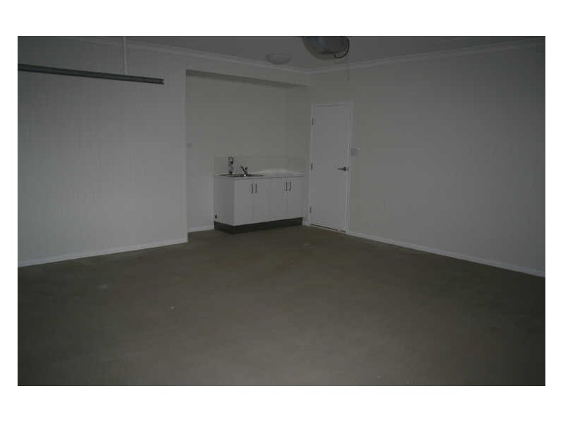 2/4 Yering Street, Emerald QLD 4720