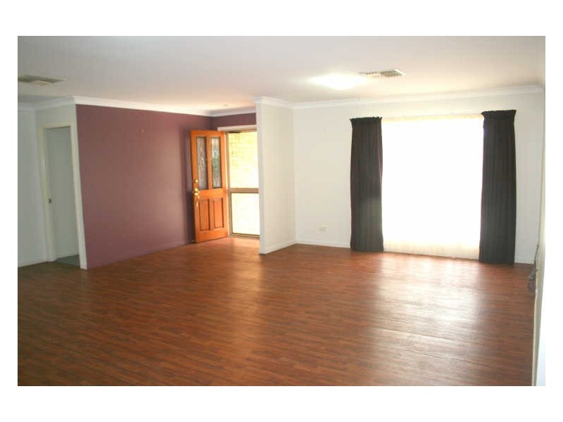 34 Cowan Crescent, Emerald QLD 4720