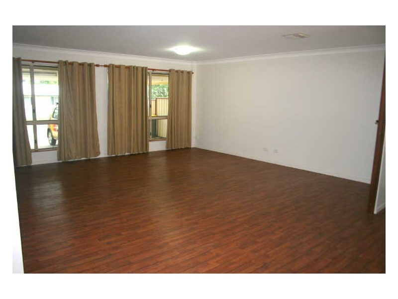 34 Cowan Crescent, Emerald QLD 4720