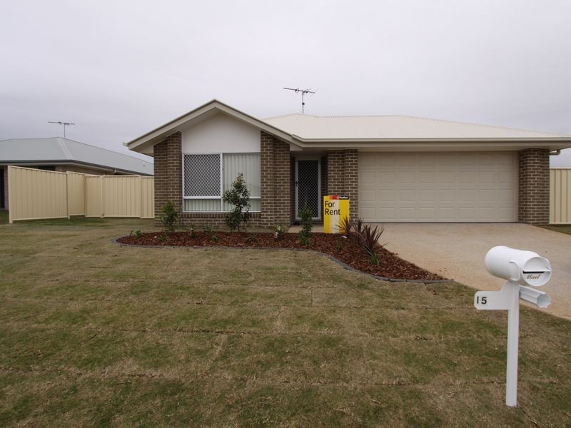 15 Lakeside Drive, Emerald QLD 4720