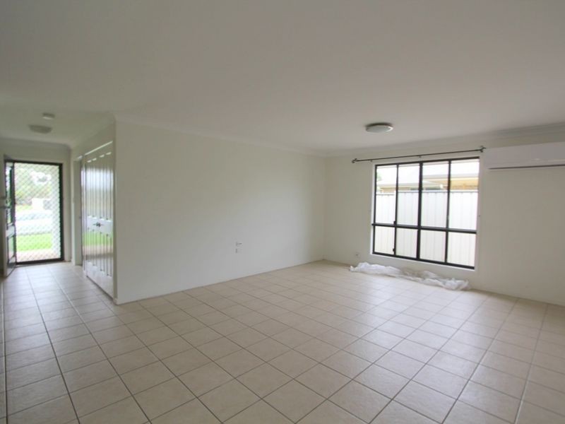21 Crinum Crescent, Emerald QLD 4720