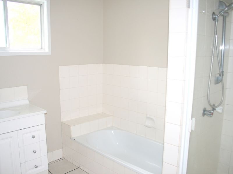 13 Leichhardt Street, Emerald QLD 4720