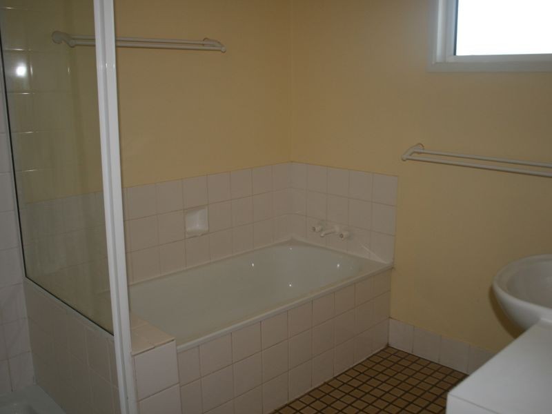 6 Roseanne Road, Emerald QLD 4720