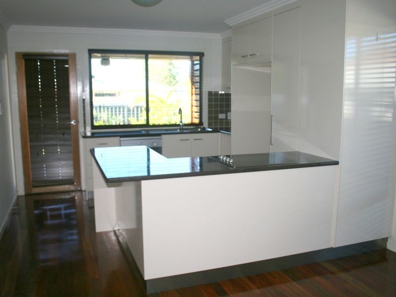 2/72 Long Street, Emerald QLD 4720