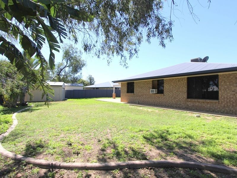 19 Vicki Close, Emerald QLD 4720