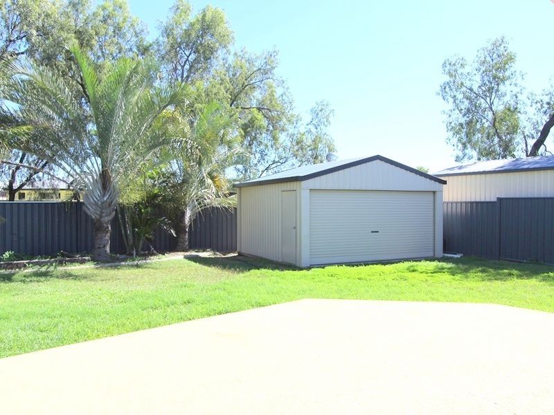 19 Vicki Close, Emerald QLD 4720