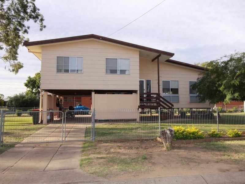 26 Centenary Drive, Emerald QLD 4720