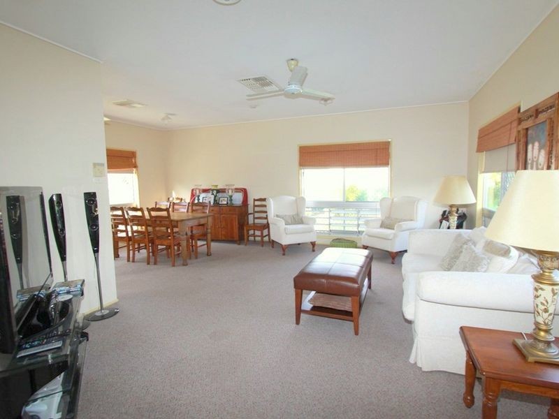 26 Centenary Drive, Emerald QLD 4720