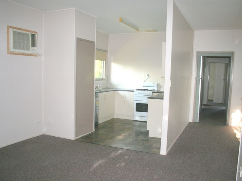 16 Centenary Drive, Emerald QLD 4720