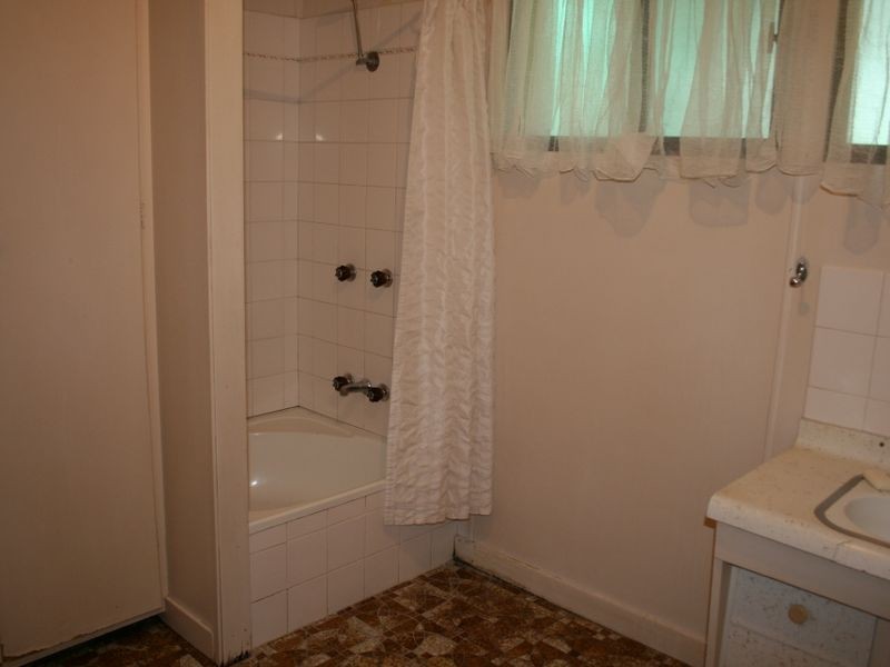 1 Harris Street, Emerald QLD 4720