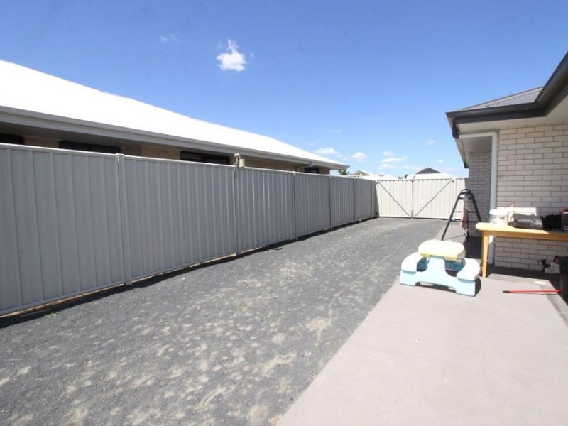 3 Desgrand Street, Emerald QLD 4720