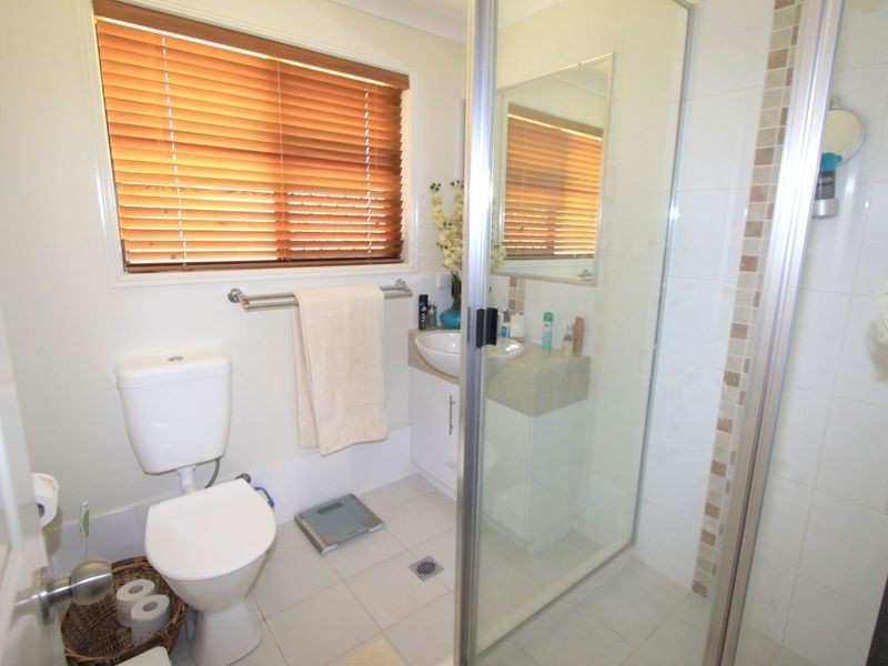 24 Mayfair Drive, Emerald QLD 4720