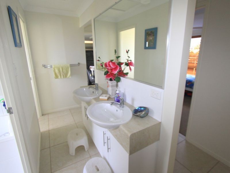 24 Mayfair Drive, Emerald QLD 4720