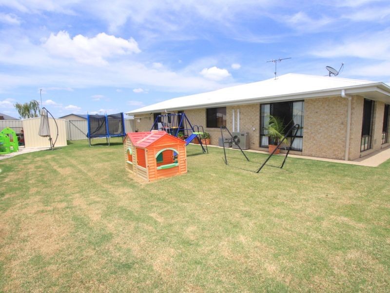 24 Mayfair Drive, Emerald QLD 4720