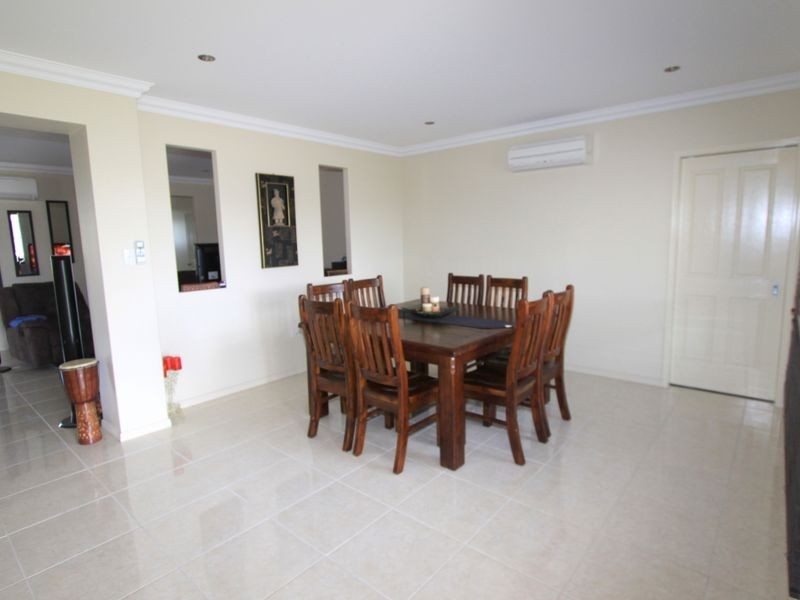 9 Carrington Place, Emerald QLD 4720