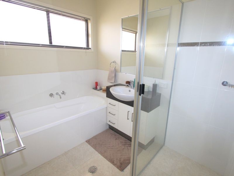 9 Carrington Place, Emerald QLD 4720