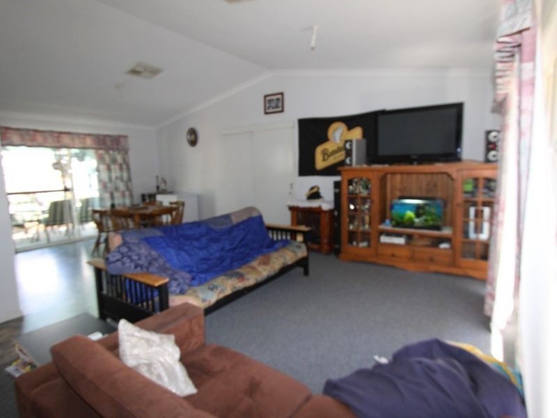 4 Caprice Court, Emerald QLD 4720