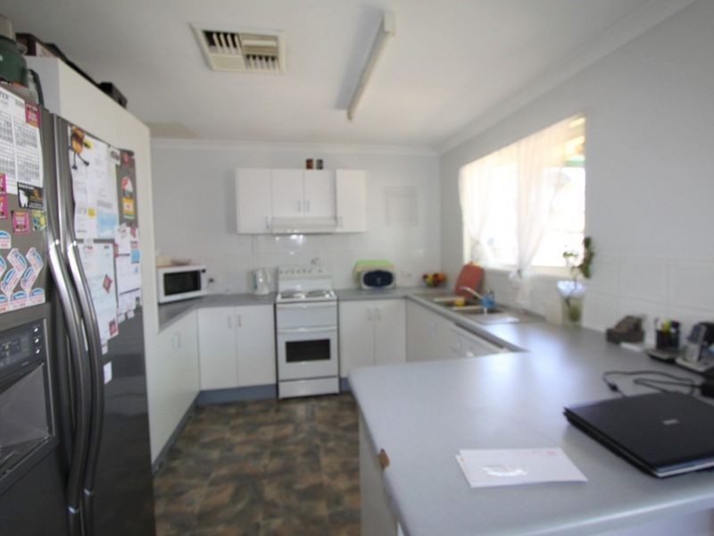 4 Caprice Court, Emerald QLD 4720