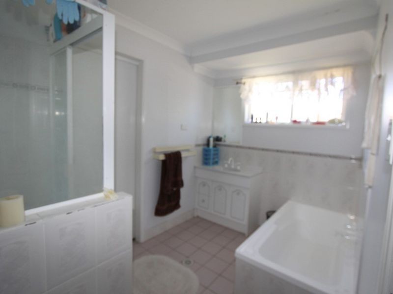 4 Caprice Court, Emerald QLD 4720