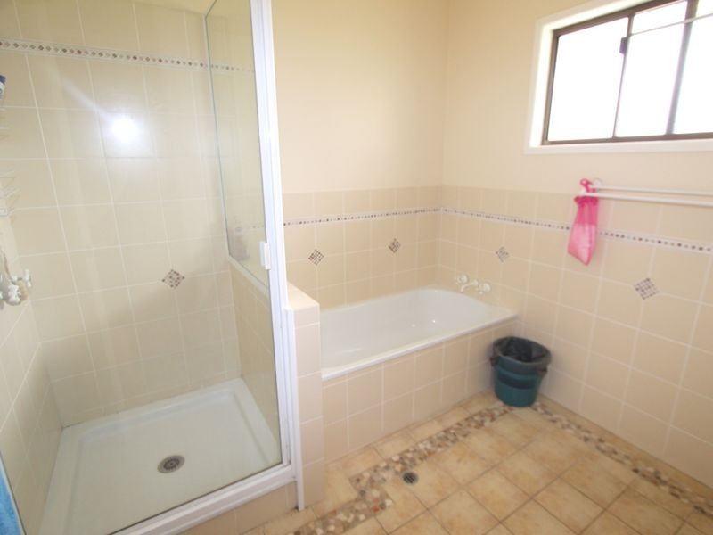 4 Gila Place, Emerald QLD 4720