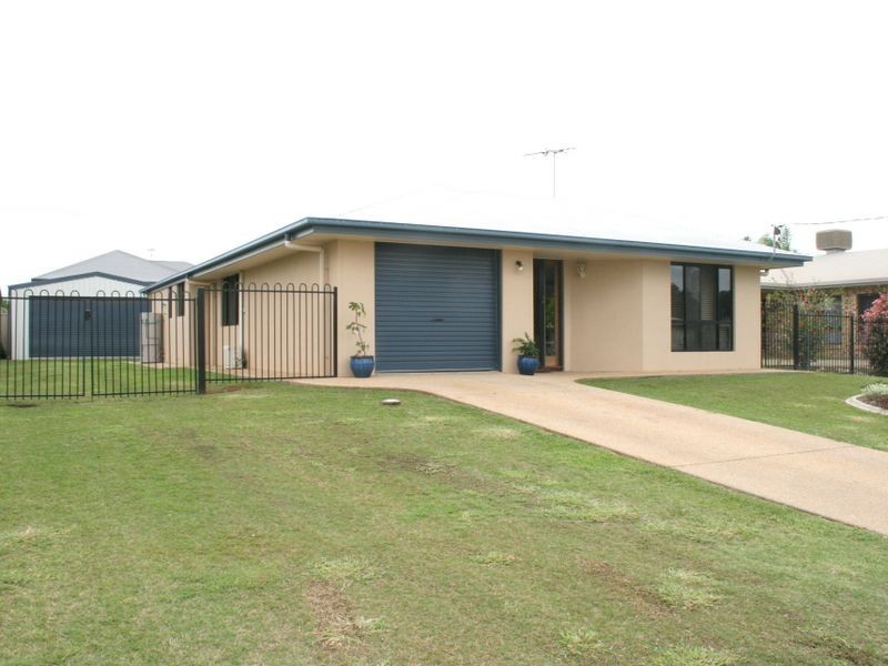 38 Cowan Crescent, Emerald QLD 4720