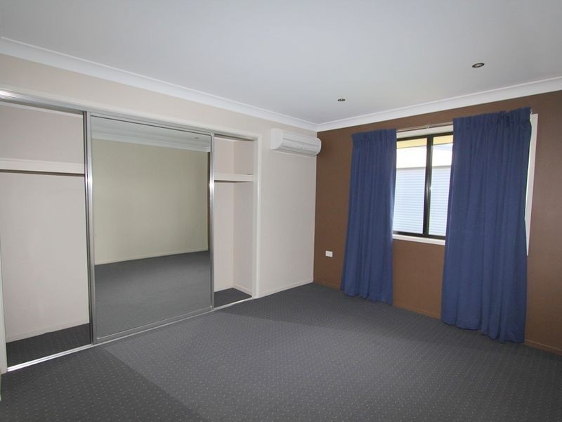 38 Cowan Crescent, Emerald QLD 4720