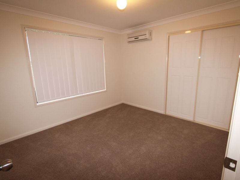 16 Saville Street, Emerald QLD 4720