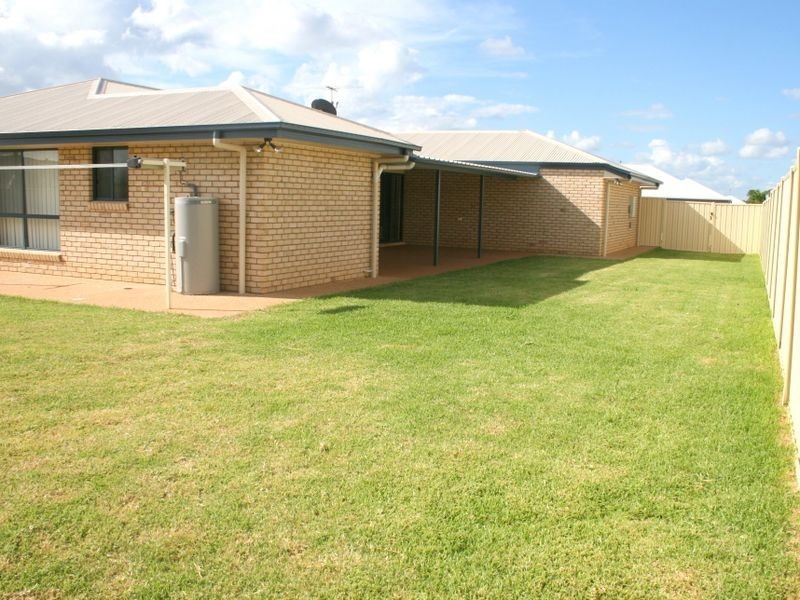 16 Saville Street, Emerald QLD 4720