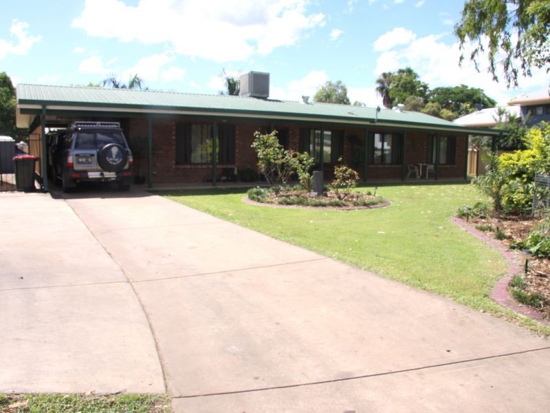 4 Andrew Place, Emerald QLD 4720