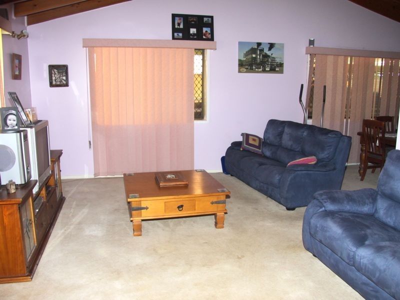 4 Andrew Place, Emerald QLD 4720