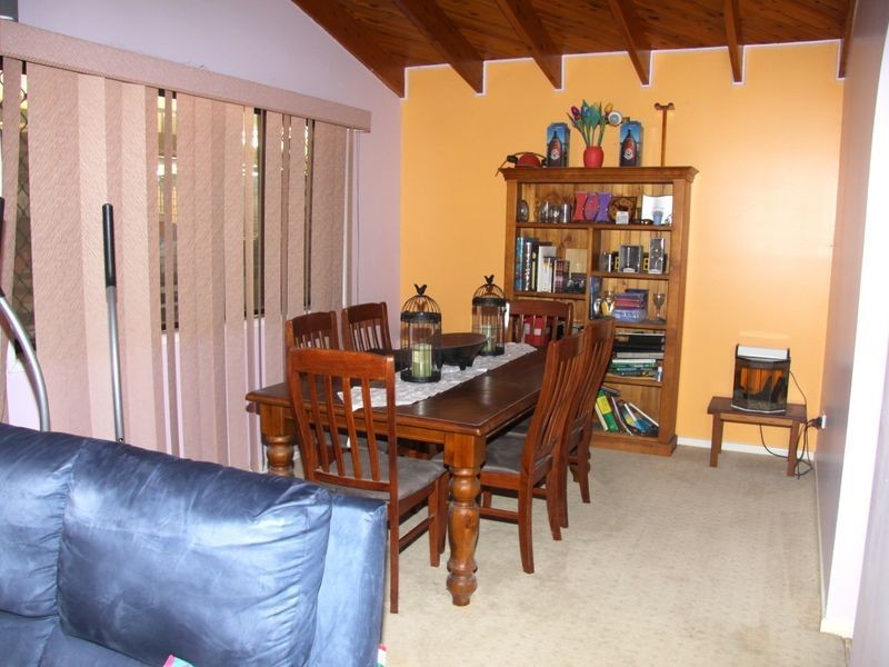 4 Andrew Place, Emerald QLD 4720