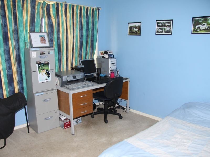 4 Andrew Place, Emerald QLD 4720