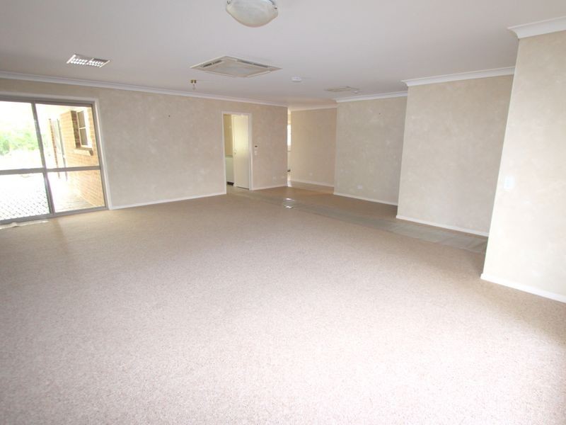 39 Bridgeman Street, Emerald QLD 4720