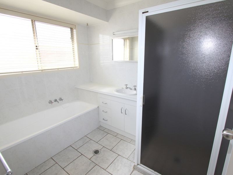 39 Bridgeman Street, Emerald QLD 4720