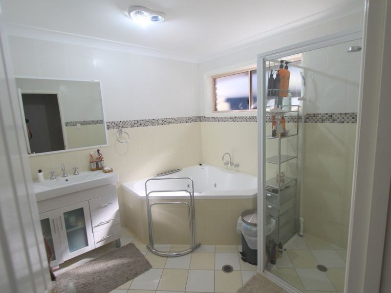 4 Tineele Place, Emerald QLD 4720