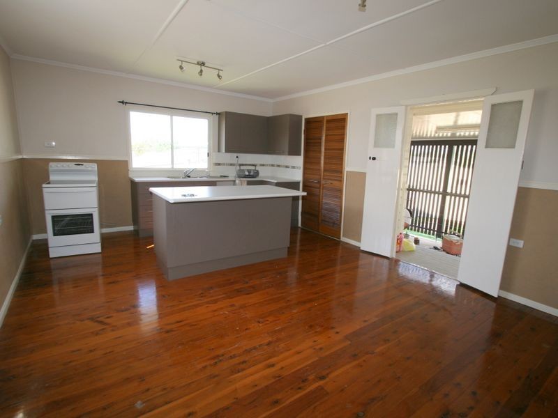 6 Rountree Drive, Emerald QLD 4720