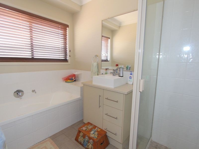 7 Carrington Place, Emerald QLD 4720