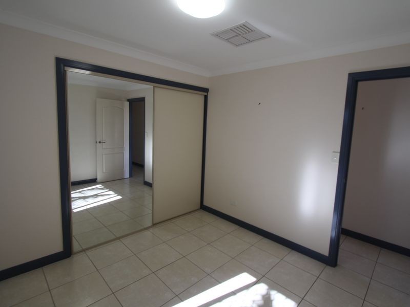 12 Saville Street, Emerald QLD 4720