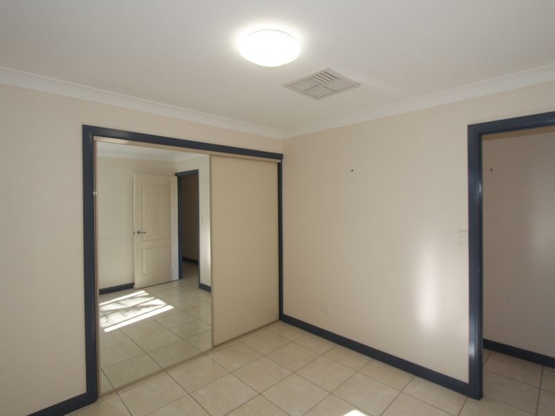 12 Saville Street, Emerald QLD 4720