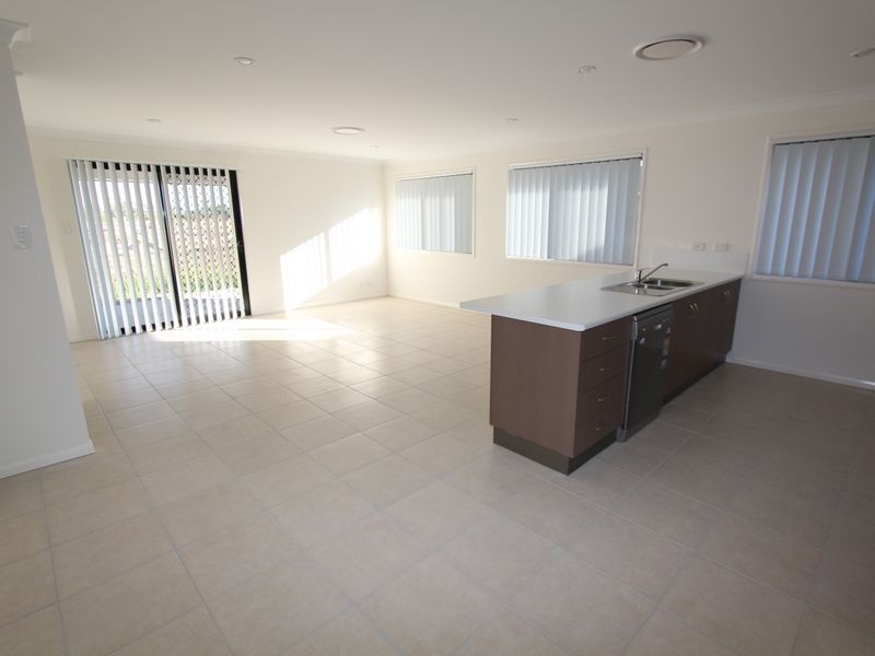 11 Mitchell Street, Emerald QLD 4720