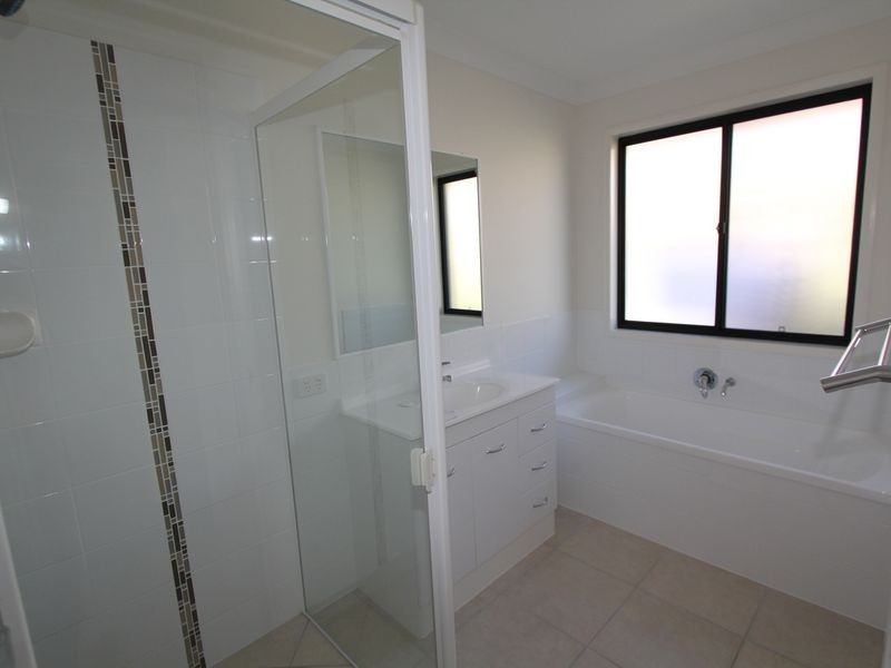 11 Mitchell Street, Emerald QLD 4720