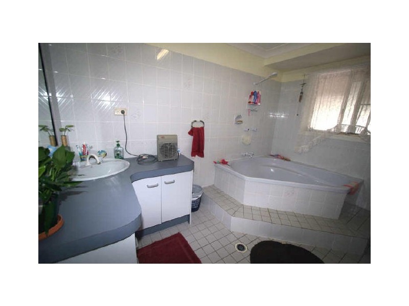 1 Morse Street, Emerald QLD 4720