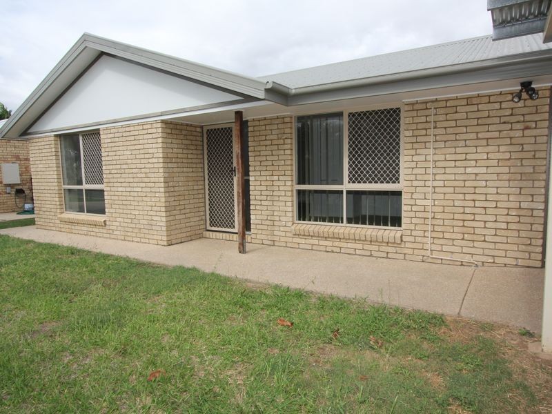 17 Mayfair Drive, Emerald QLD 4720