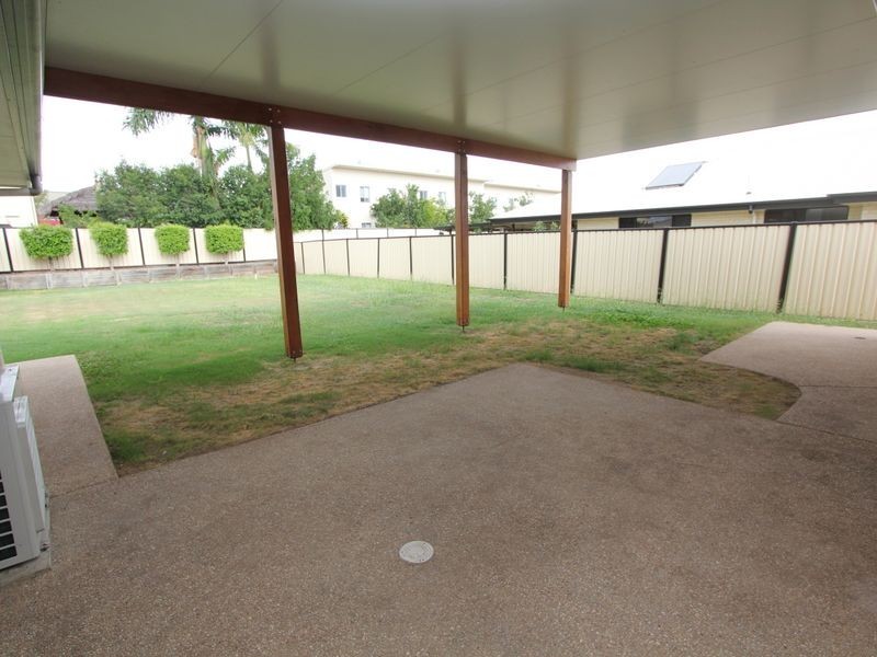 17 Mayfair Drive, Emerald QLD 4720