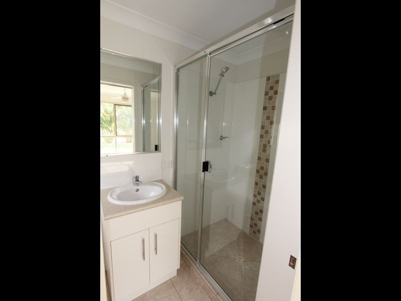 17 Mayfair Drive, Emerald QLD 4720